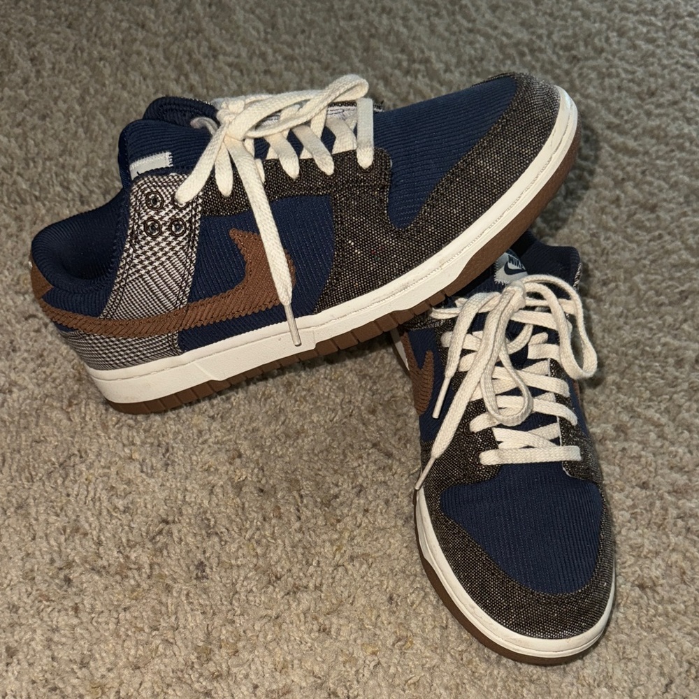 Nike Men's Sneakers in Navy and Brown